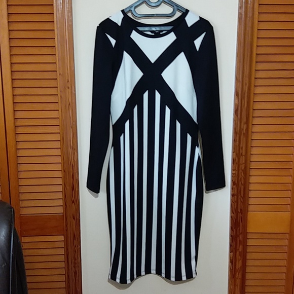 Preowned excellent condition H&M Dress Medium - Picture 2 of 8